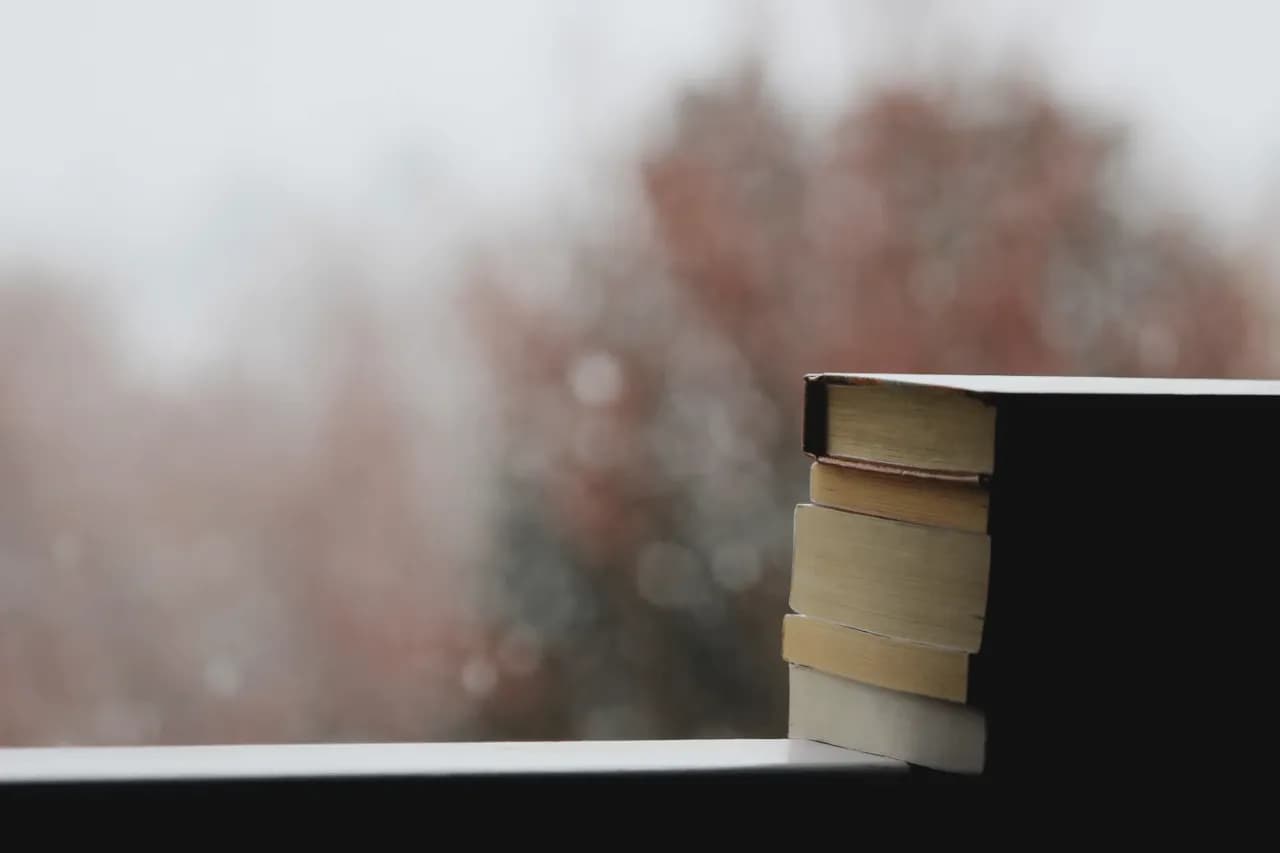 Motyw pracy w literaturze: jak wpływa na postacie i fabułę Motyw pracy w literaturze: jak wpływa na postacie i fabułę